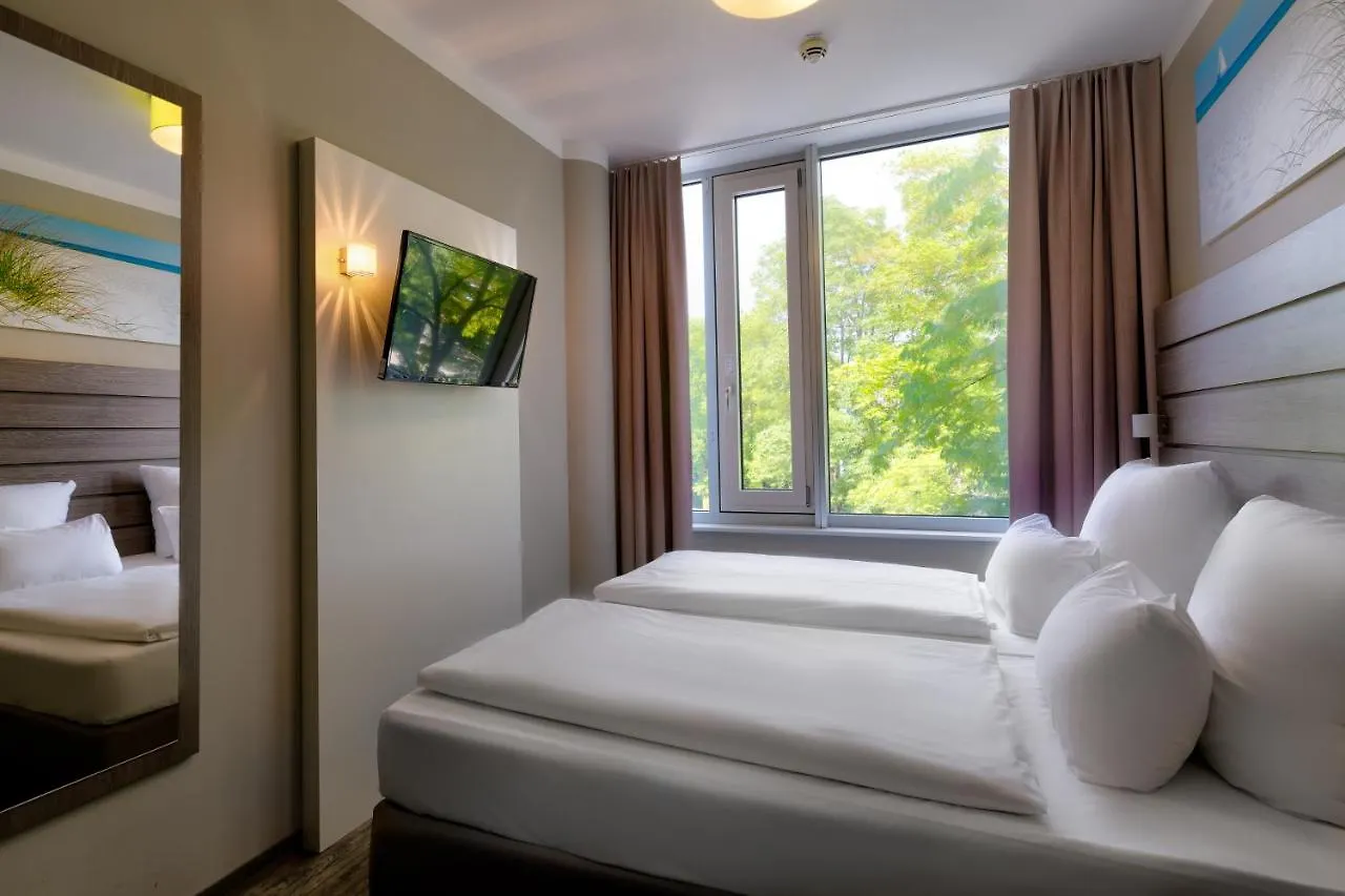Tulip Inn Muenchen Messe 4*, Munich